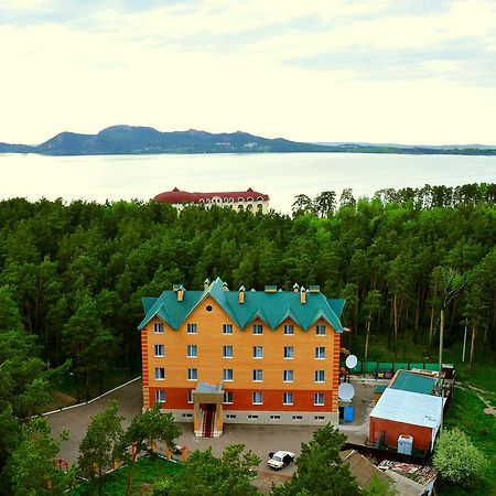 Hotel Nurlytau โบโรโวเย ภายนอก รูปภาพ